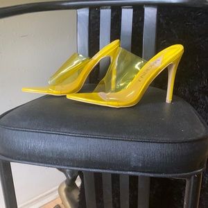 Mackin J yellow transparent pointy toe heels